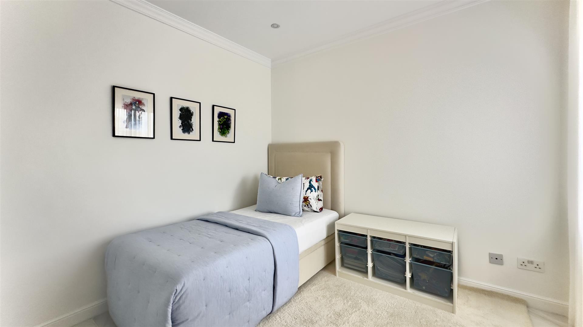 Image of Apartment - 3 Bedrooms - 2 Bathrooms for Sale in Marina Views-Gibraltar, Image 9